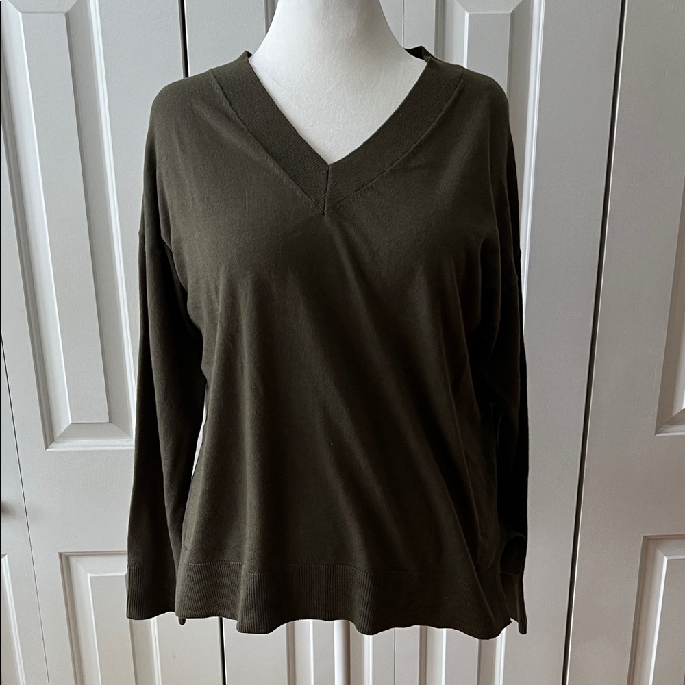 Matty M Olive V-Neck light sweater